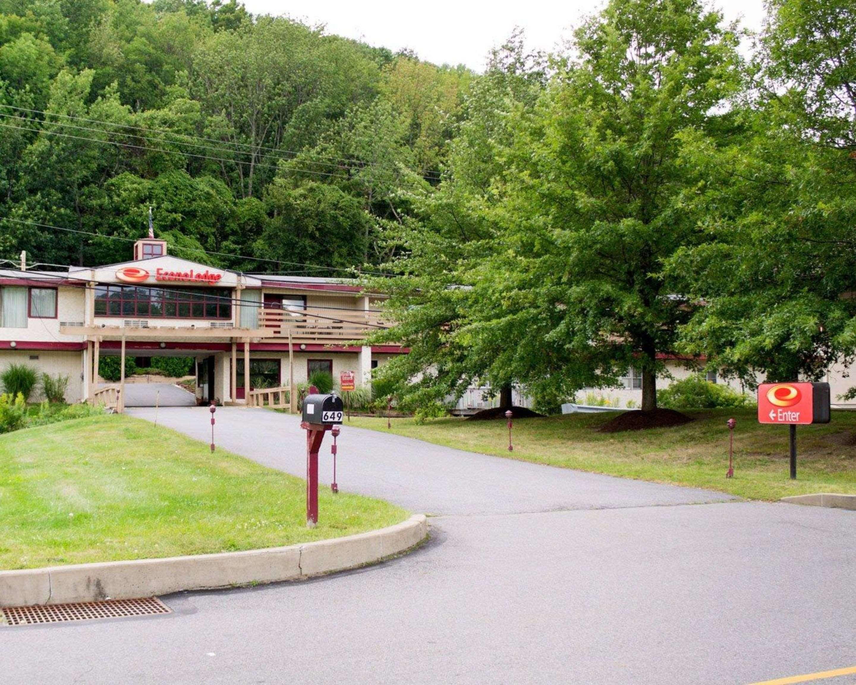 Econo Lodge Clarks Summit Exterior photo