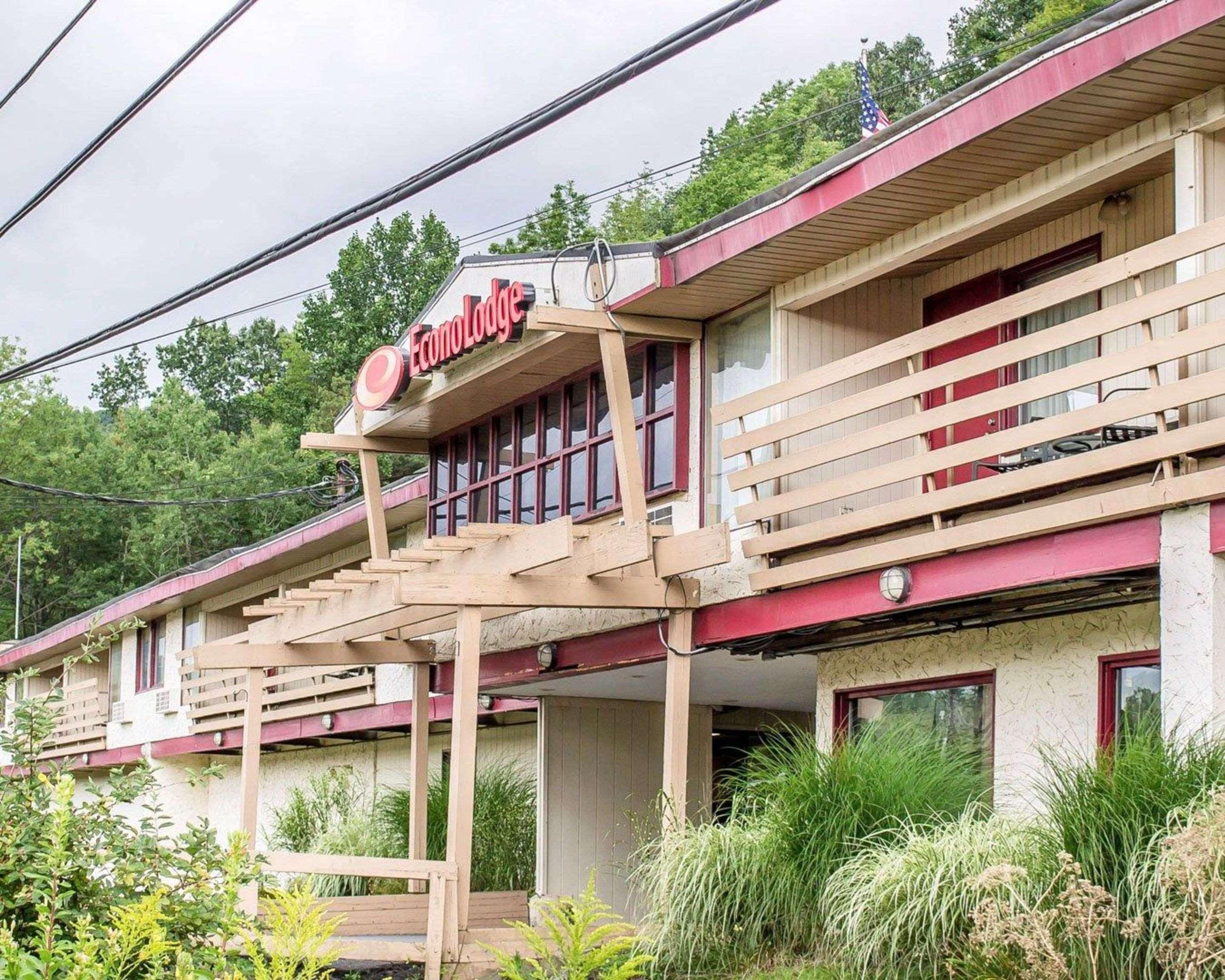 Econo Lodge Clarks Summit Exterior photo
