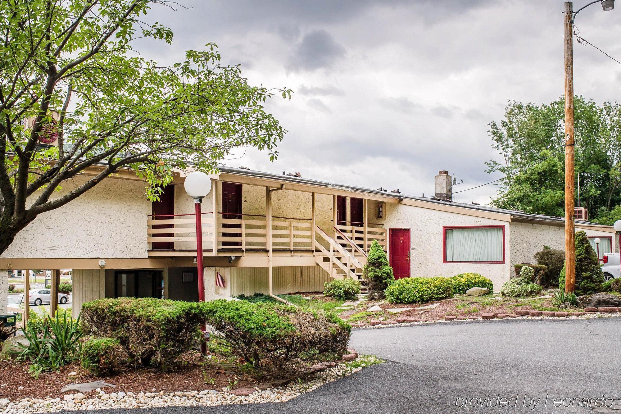 Econo Lodge Clarks Summit Exterior photo